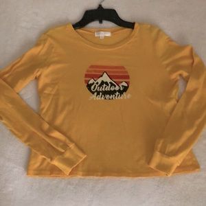 🆕2 Girls soft knit long-sleeve Outdoor Adventure graphic Tee. 2 available M & L